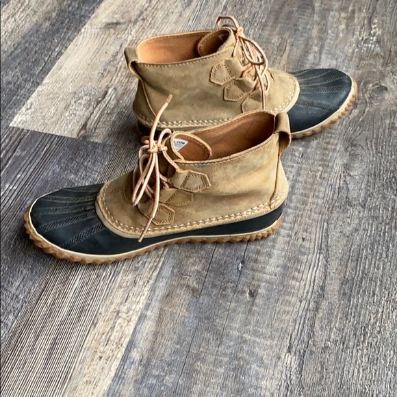 Sorel our and about booties size 7 - Picture 2 of 4
